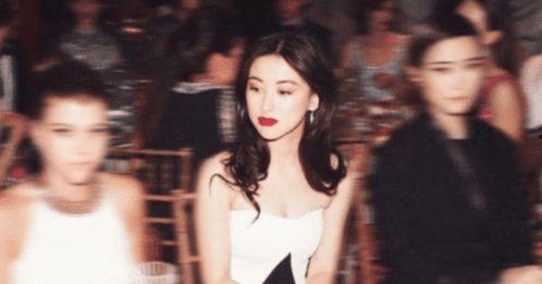 世界爆料女王嘉爷视频播放,视频播放背后的惊人真相  第2张